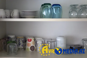 Mətbəxdə əsla stəkanları belə düzməyin.