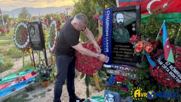 Qurban Qurbanov Allahverdi Bağırovun məzarını ziyarət etdi.
