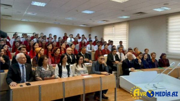 Aşqabadda Əcəmi Naxçıvaninin 900 illiyi qeyd olundu
