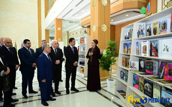 Türkmənistanda Azərbaycan kitabları üçün xüsusi guşə yaradıldı