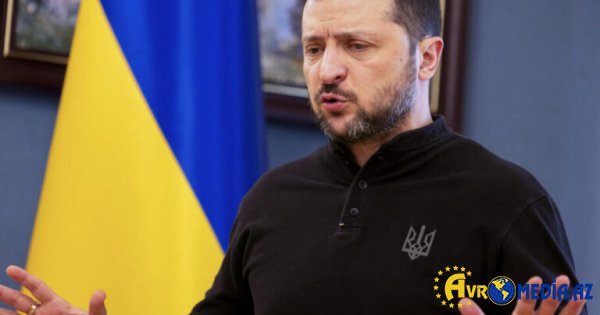 Zelenski rus dili ilə bağlı qanun imzaladı
