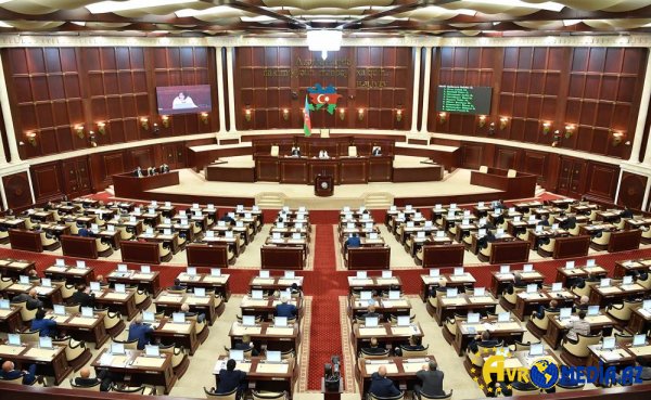Deputatlar bu məsələlərin müzakirəsi üçün toplanır
