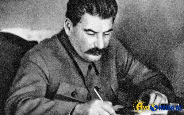 Stalinin imzaladığı məxfi sənəd hərracda satıldı