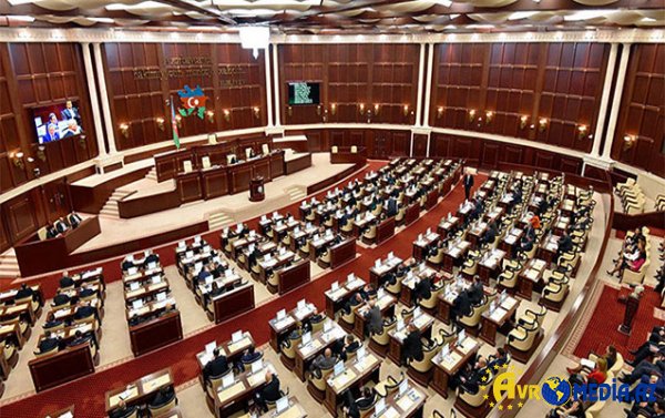 Deputatlar tətilə hazırlaşır