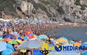 Turistlər bu ölkədə istidən ölürlər
